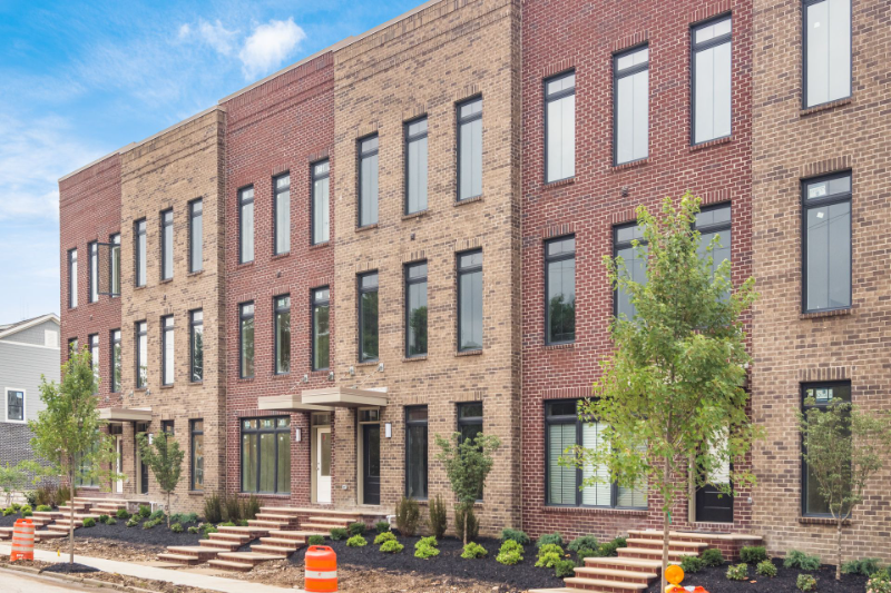 1247 Perry St - Photo 4 of 50