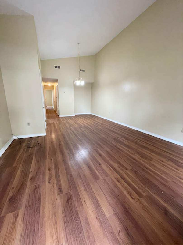 7621 Alabama St - Photo 2 of 11