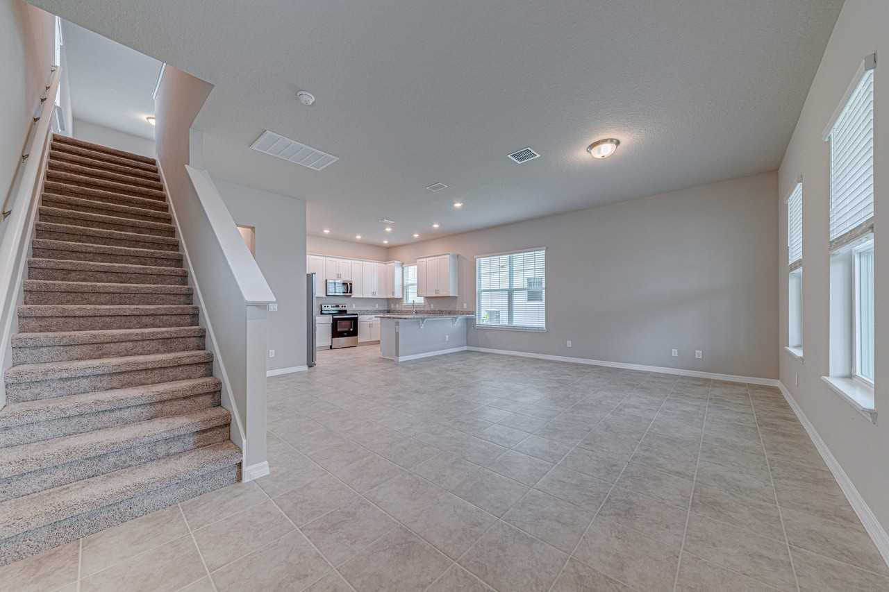 524 Venetian Palms Blvd - Photo 4 of 19