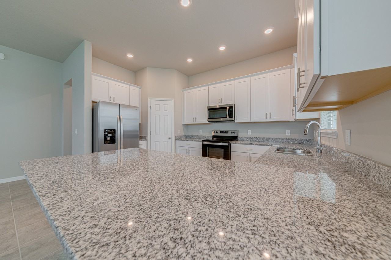 524 Venetian Palms Blvd - Photo 6 of 19