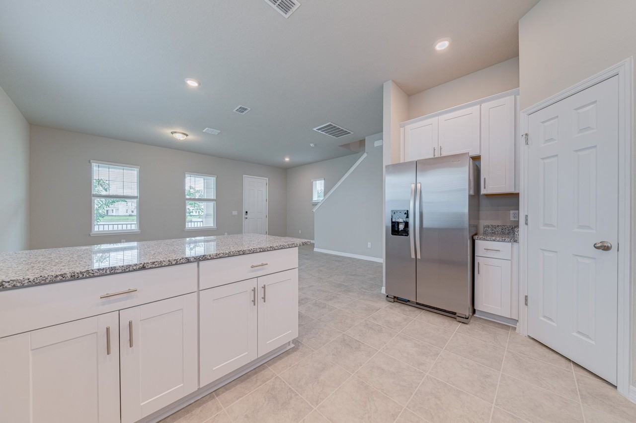 524 Venetian Palms Blvd - Photo 7 of 19