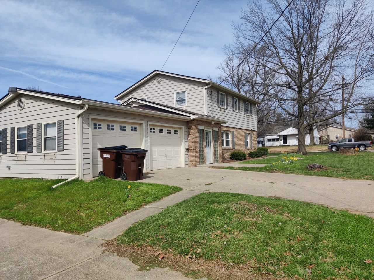 61 Edwards Ave - Photo 3 of 3