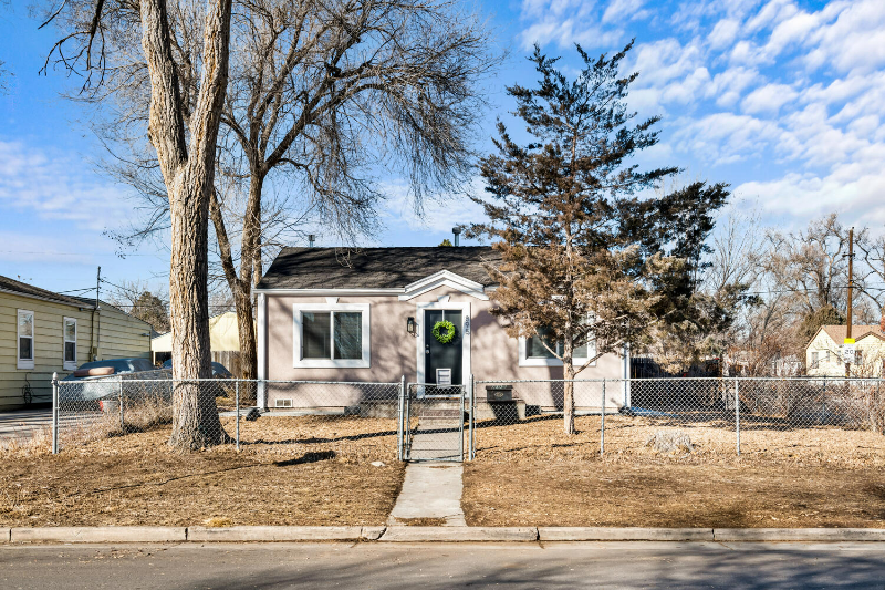 895 Grove St #A - Photo 3 of 26