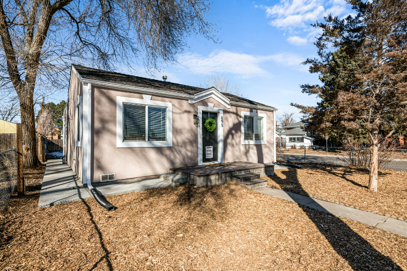 895 Grove St #A - Photo 4 of 26