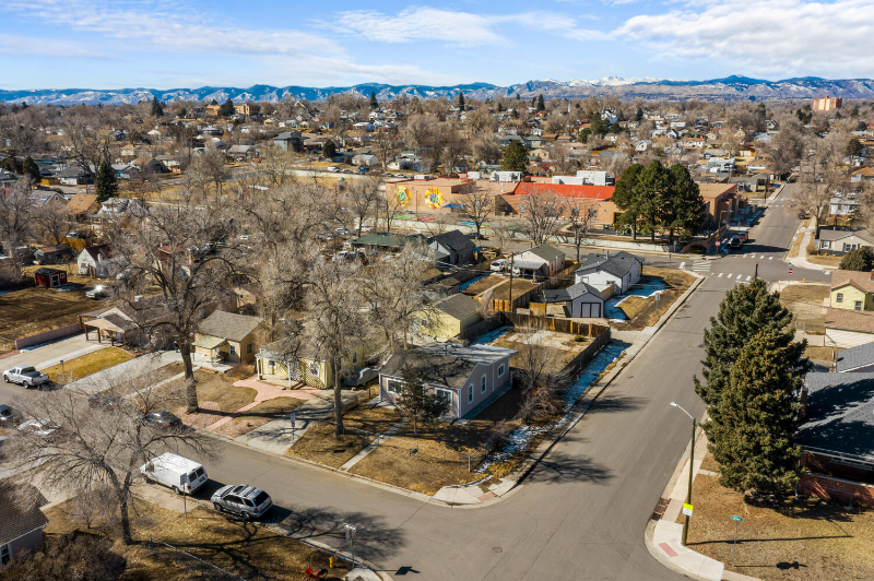 895 Grove St #A - Photo 5 of 26