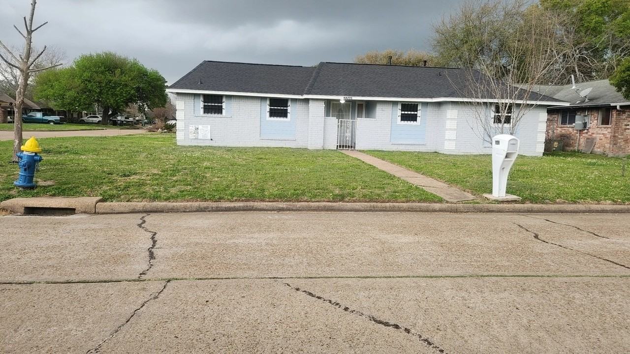 5503 Bertellis Ln - Photo 2 of 15