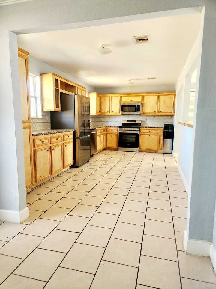 5503 Bertellis Ln - Photo 5 of 15