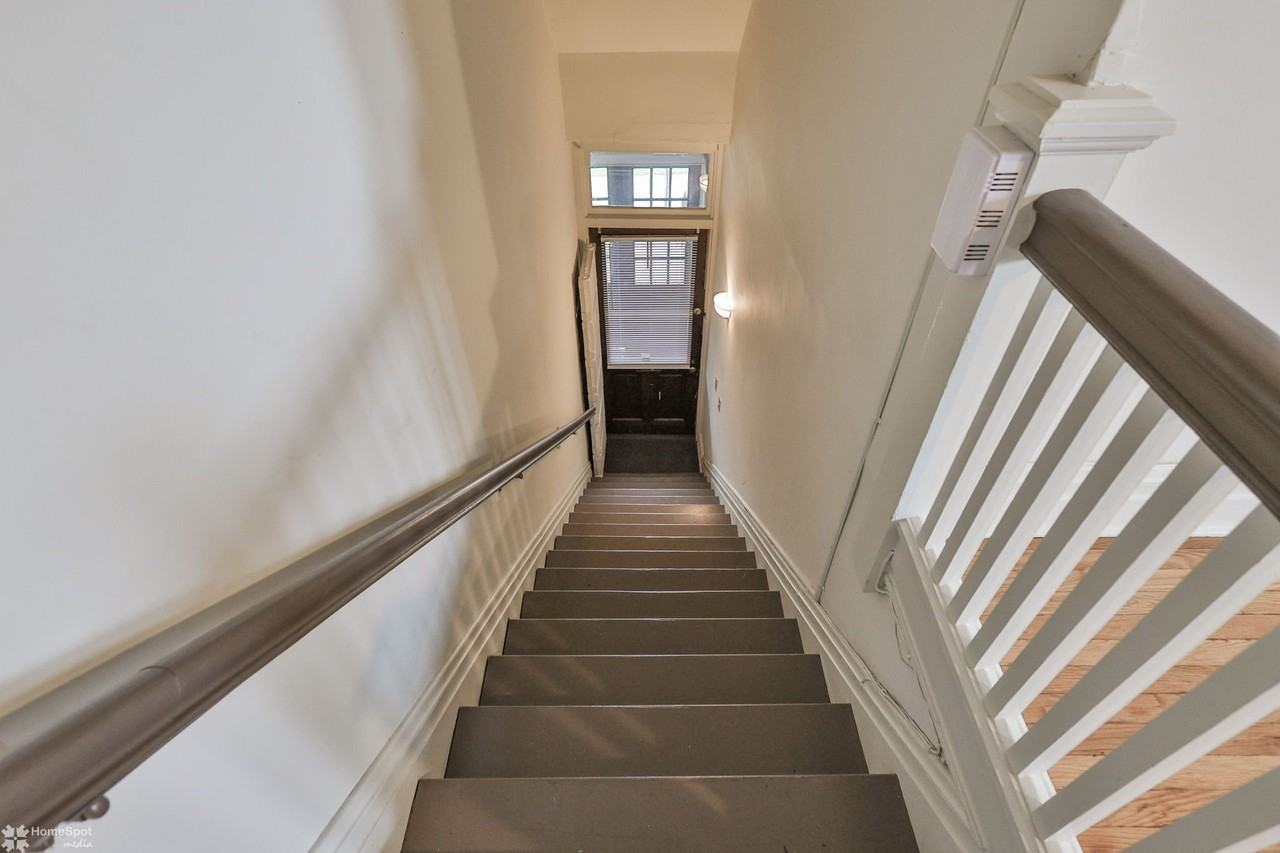 1629 W Broad St #2ndFL - Photo 5 of 47