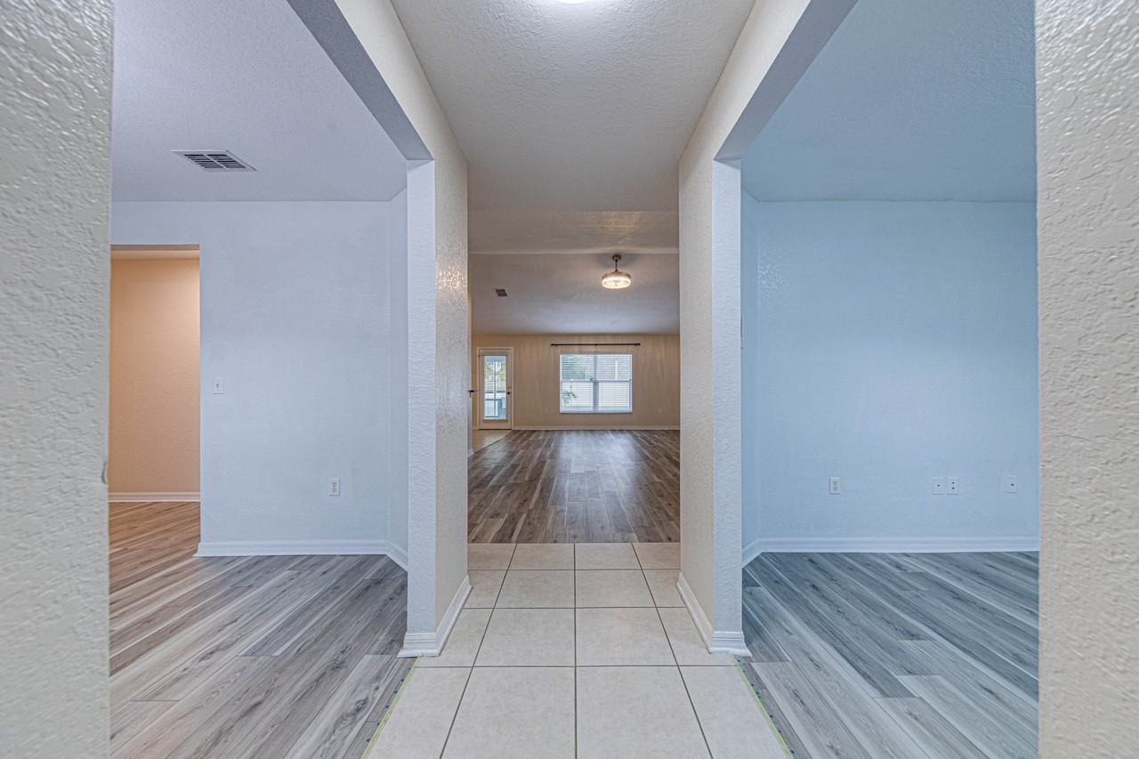 1176 Lake Place Ct - Photo 3 of 20