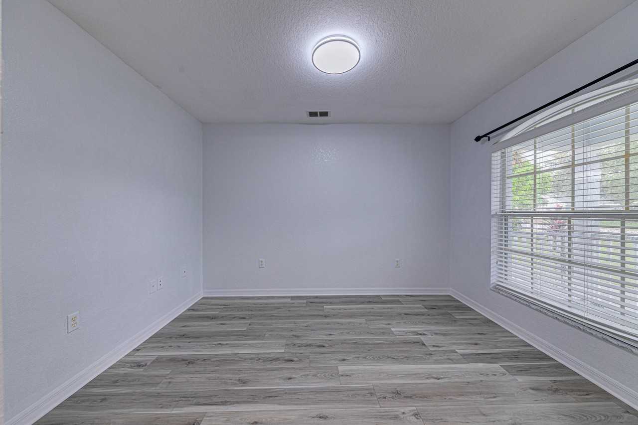 1176 Lake Place Ct - Photo 4 of 20