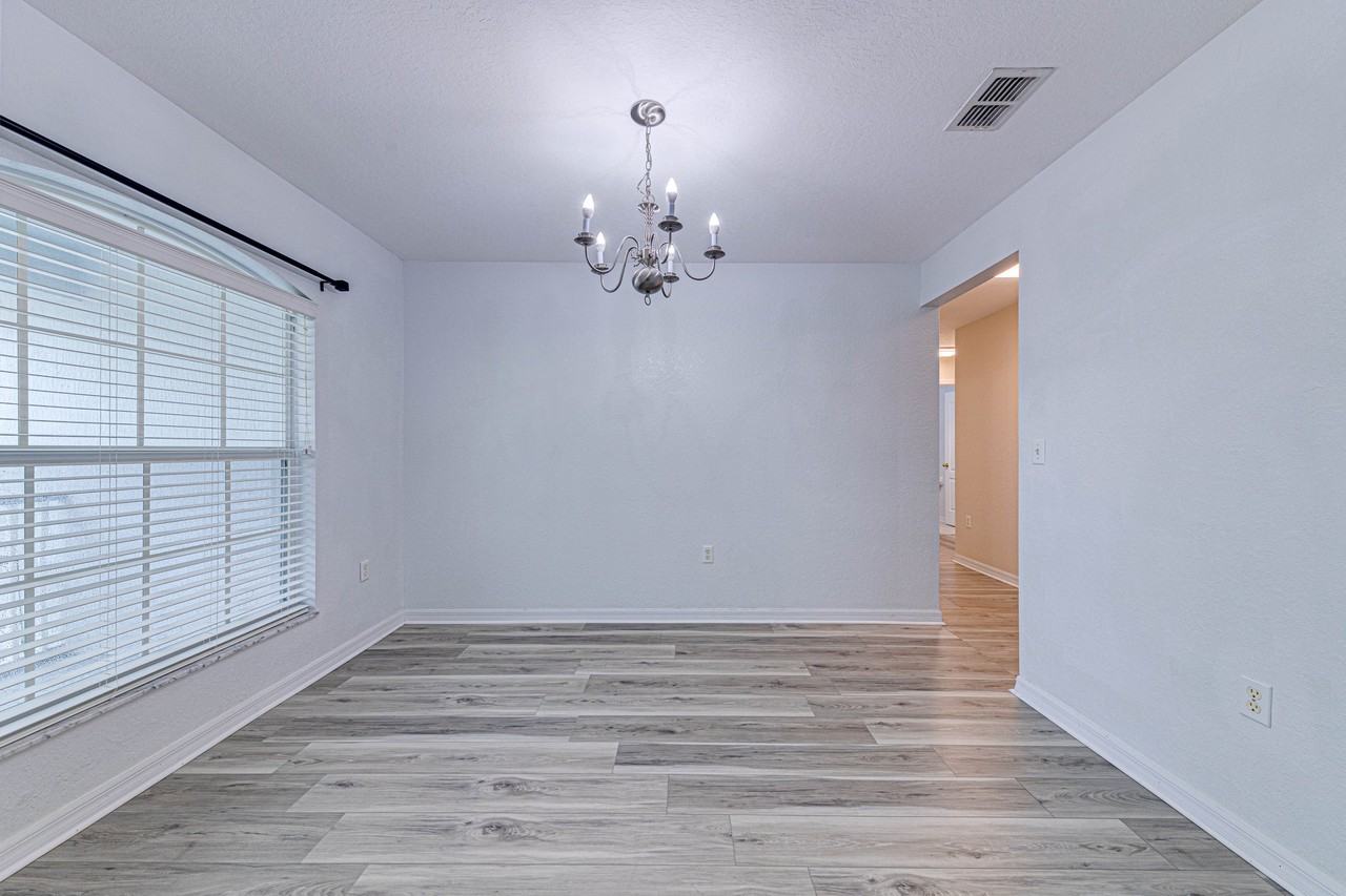 1176 Lake Place Ct - Photo 5 of 20