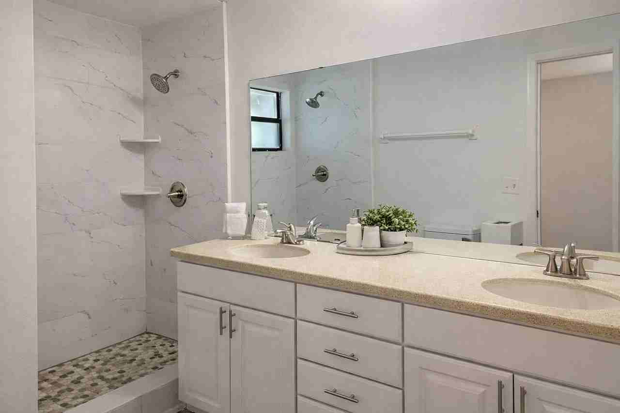 3427 59th Ave W - Photo 4 of 6