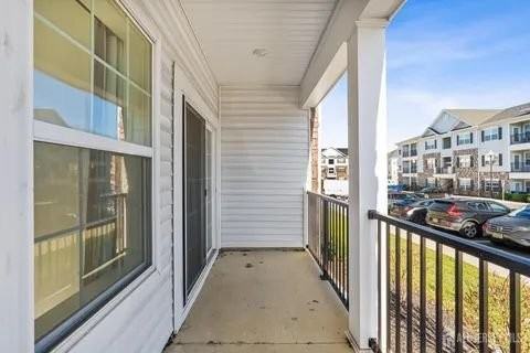 718 Stiller Ln - Photo 4 of 15