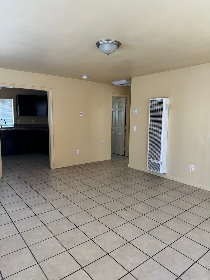 15268 Center St - Photo 3 of 15