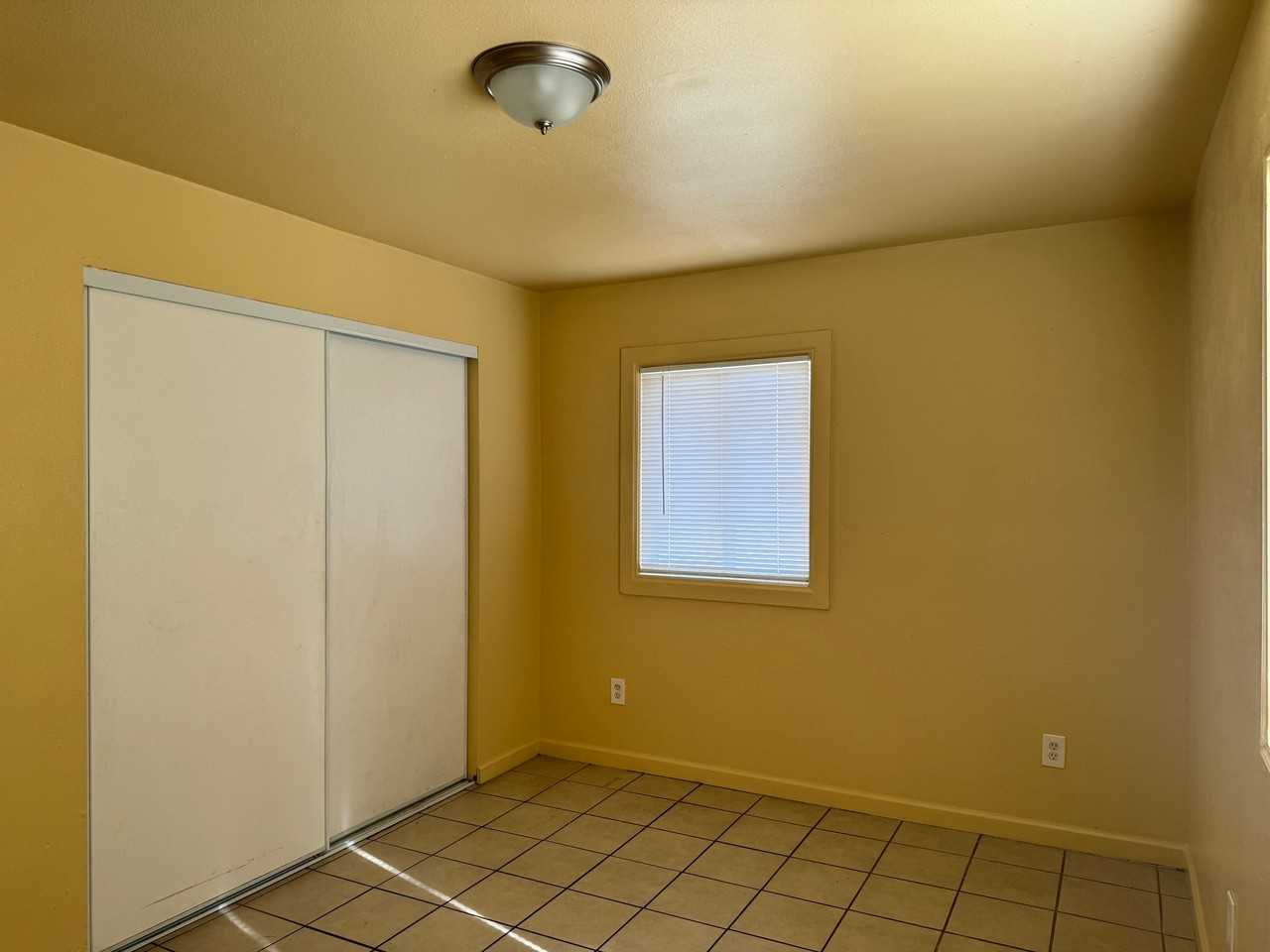 15268 Center St - Photo 7 of 15