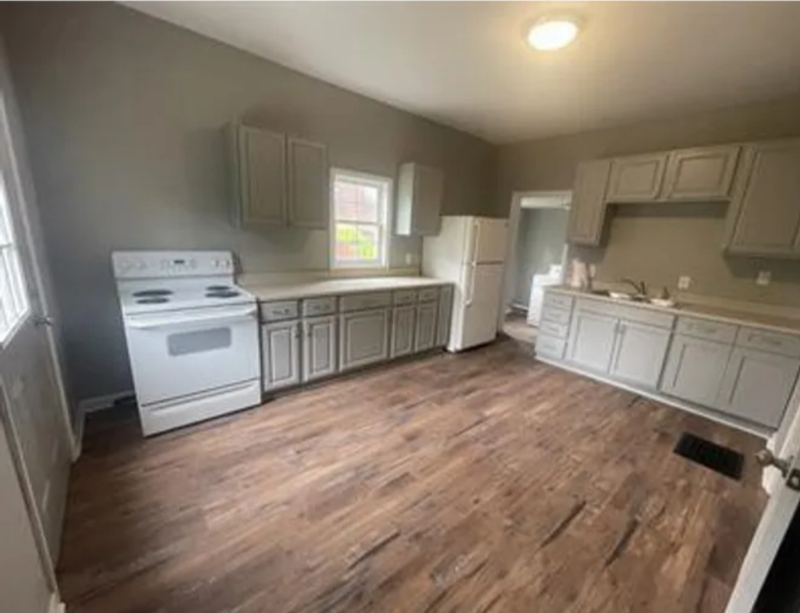 32 Forry St #B - Photo 2 of 4