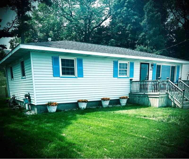 2245 Lakeshore Dr - Photo 2 of 47