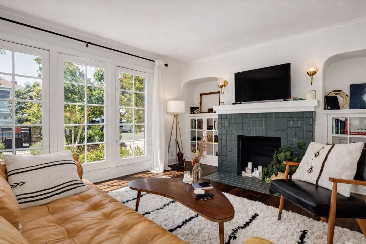 2345 W 21st St - Photo 2 of 16