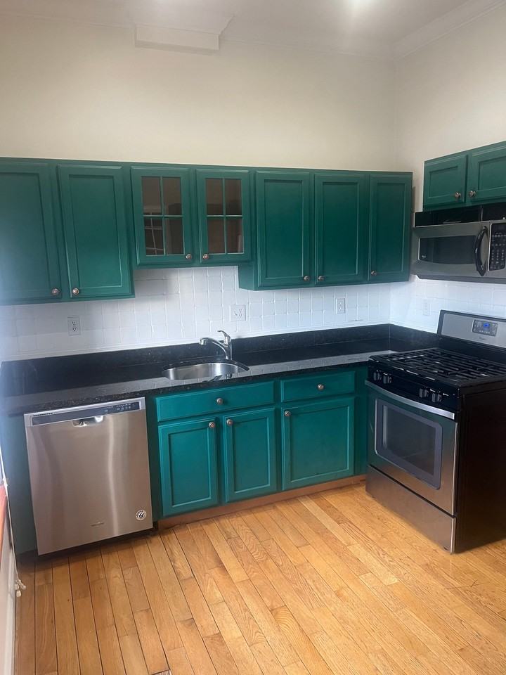 1615 Light St - Photo 3 of 5