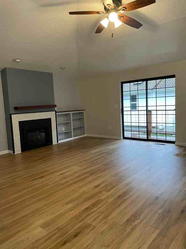 8938 49th Ct Ne - Photo 3 of 11