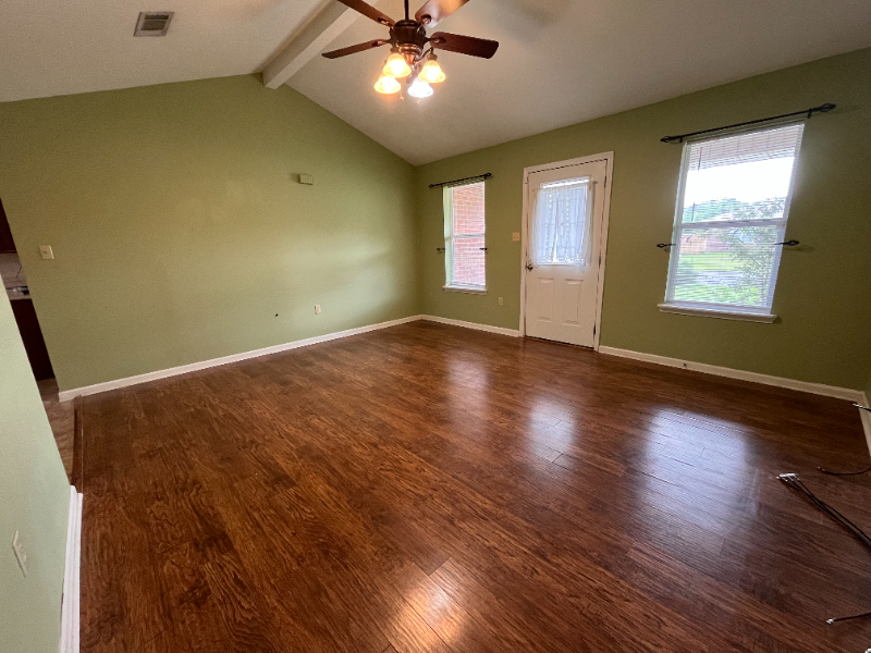 1705 Briarwood St - Photo 4 of 31