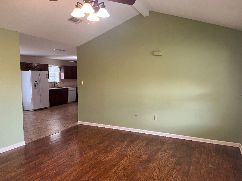 1705 Briarwood St - Photo 5 of 31