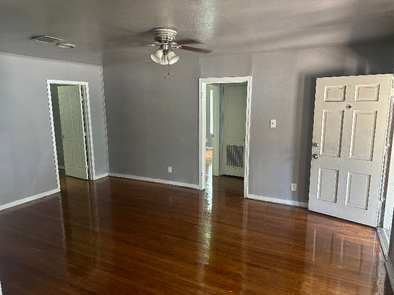 2806 Morningside Dr - Photo 3 of 5