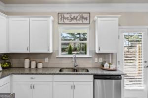 featured image of 207 Dupont Dr #4