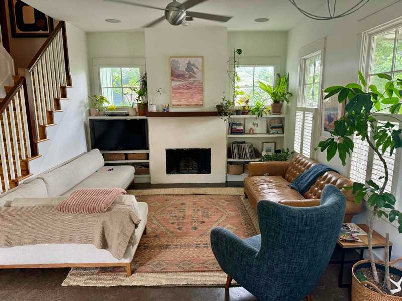 2014 E 11th St - Photo 2 of 19