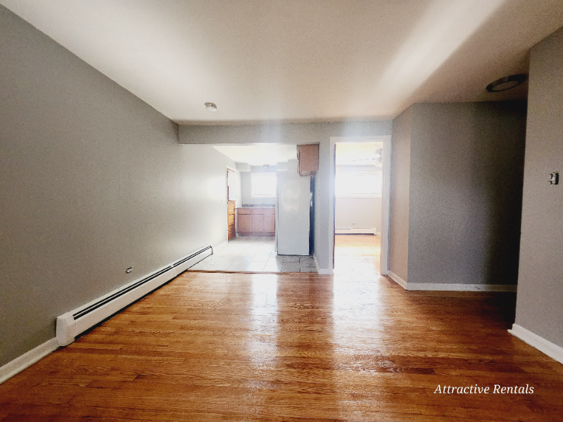 10720 S Ridgeland Ave - Photo 2 of 8