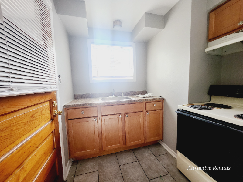 10720 S Ridgeland Ave - Photo 3 of 8