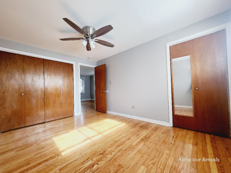 10720 S Ridgeland Ave - Photo 7 of 8