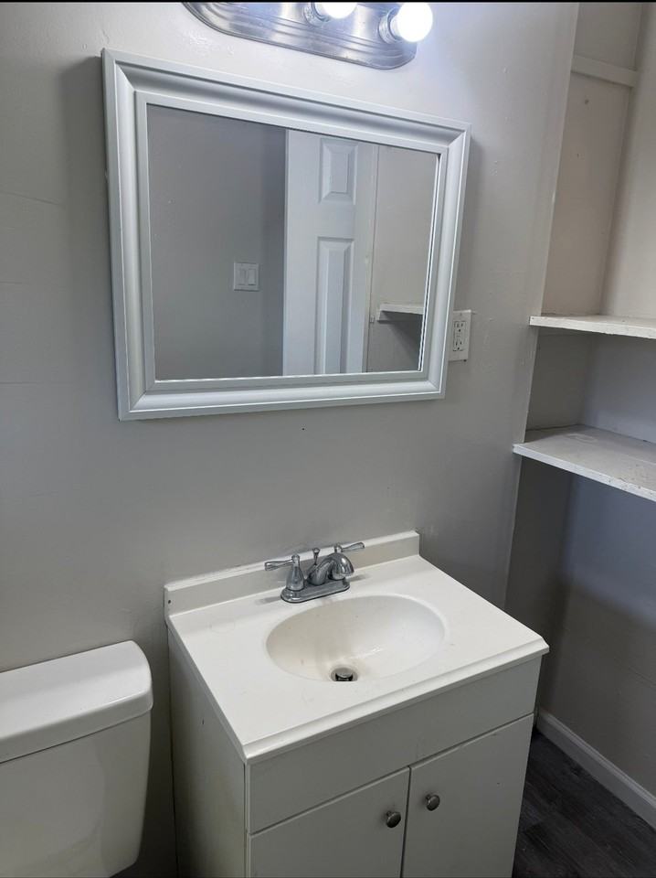 28 E Adams Dr - Photo 2 of 11