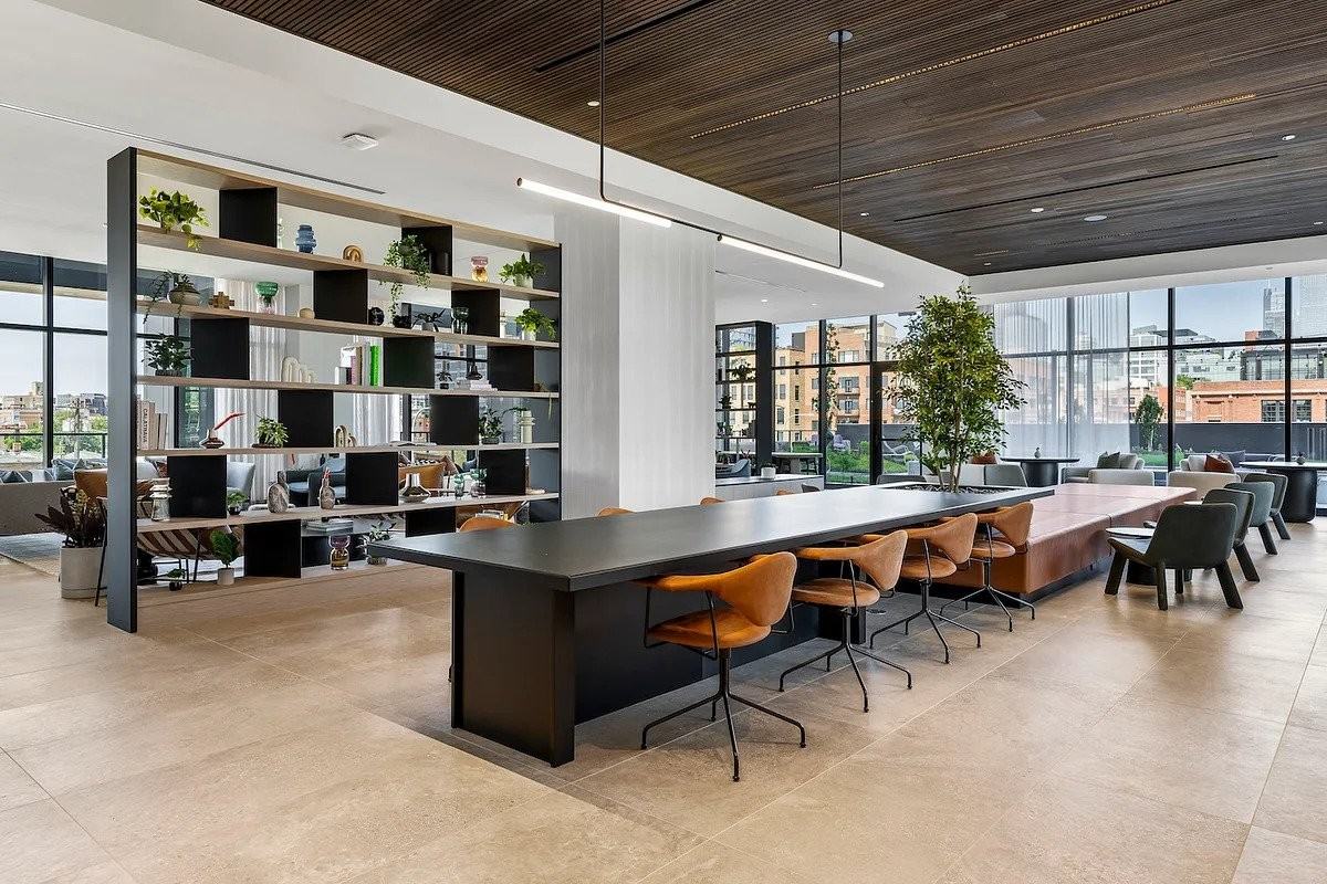 220 N Elizabeth St - Photo 7 of 9