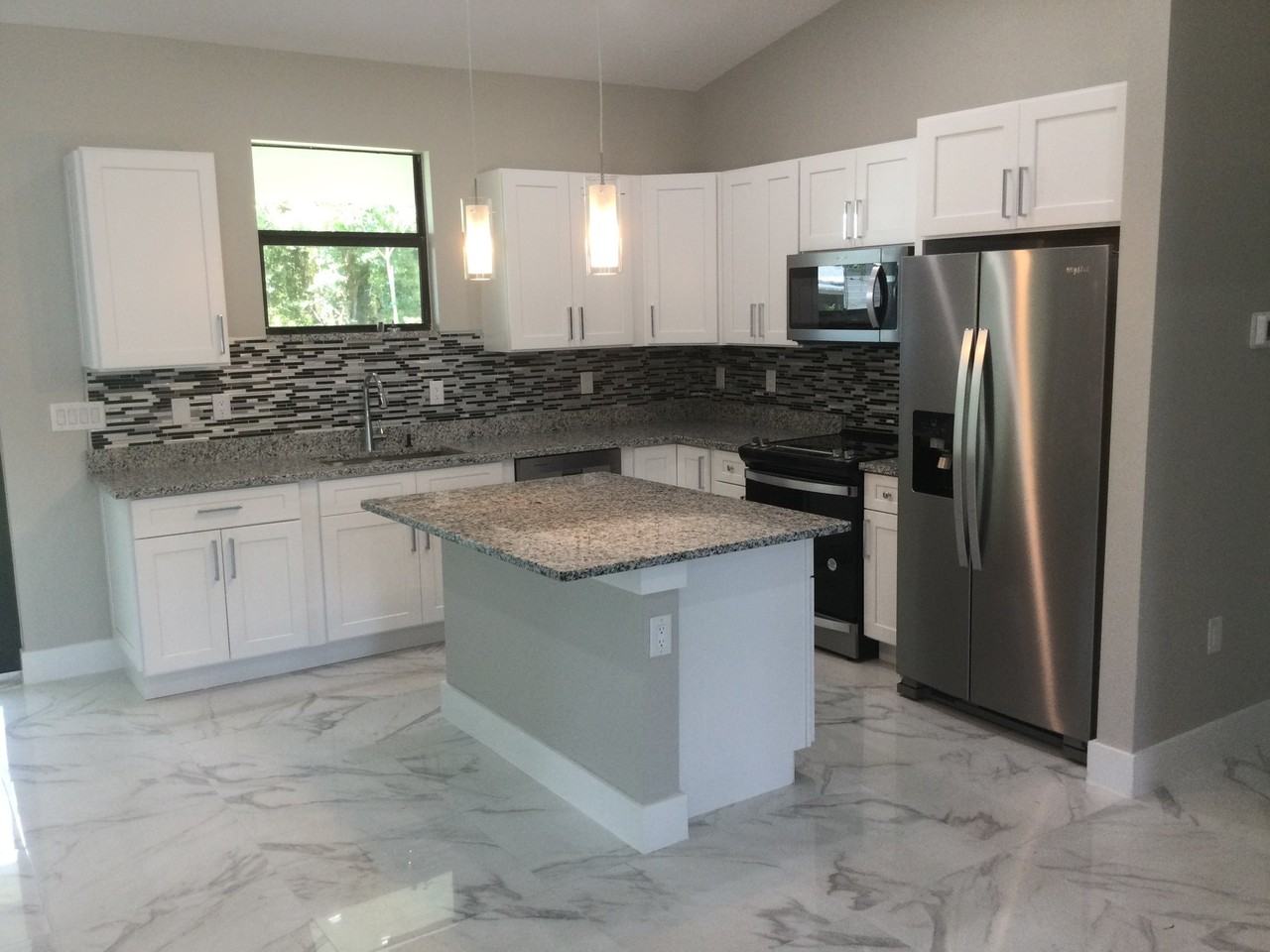 17089 Urban Ave - Photo 7 of 27