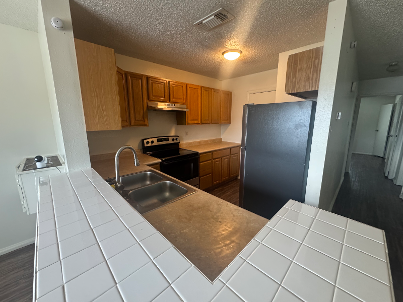 103 E Wells St #V - Photo 6 of 13