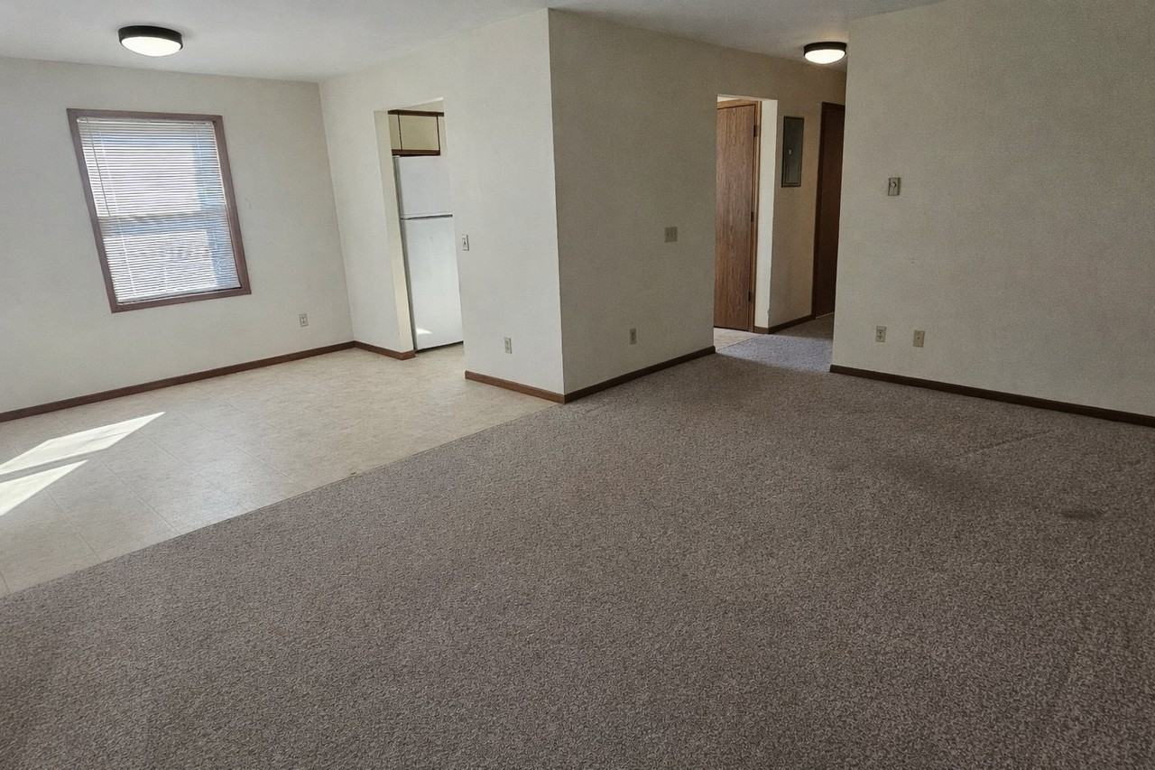 314 Shane Ct #4 - Photo 2 of 8