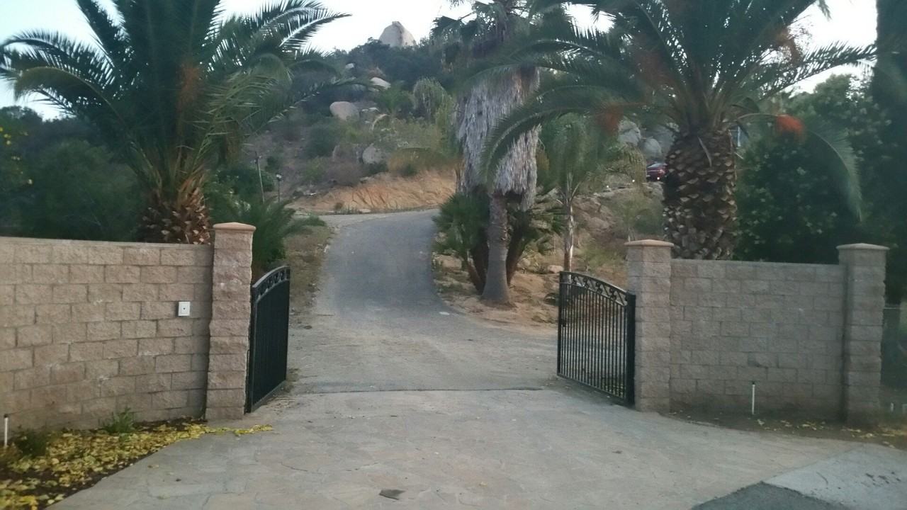 2761 Joan Ln - Photo 3 of 3