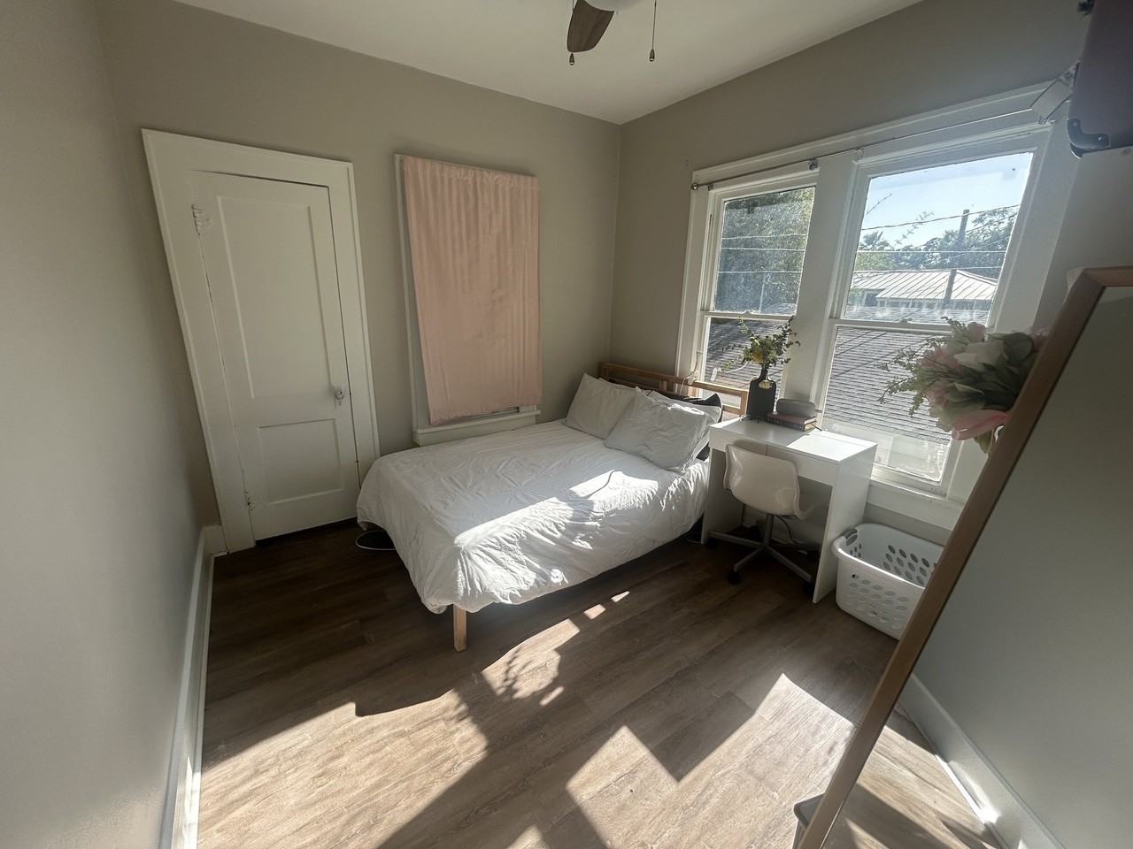 508 1/2 12th Ave N - Photo 3 of 6