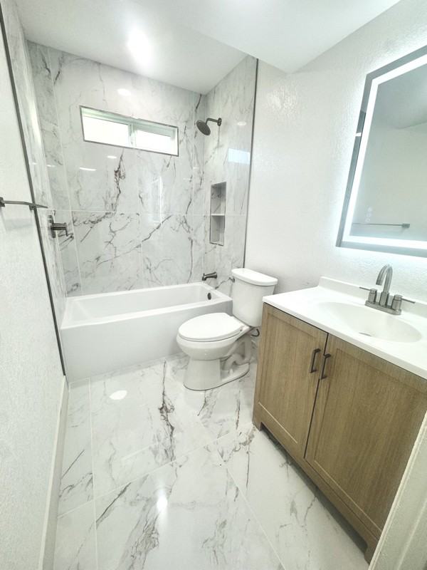 2328 Bristol View Ct - Photo 2 of 8