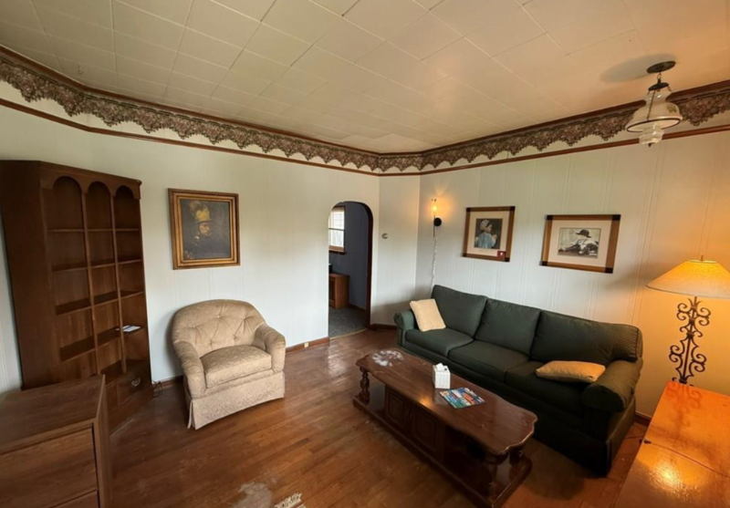 213 Stone St - Photo 2 of 16