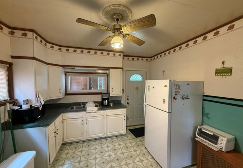 213 Stone St - Photo 7 of 16