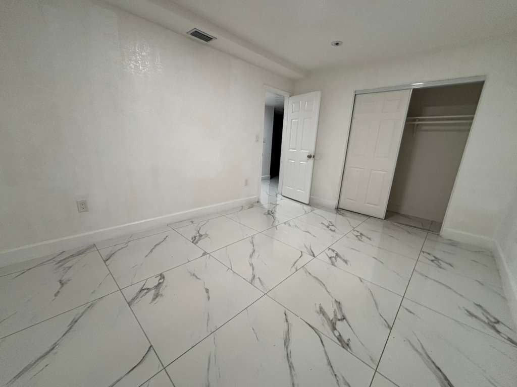 431 N East Ave #433 - Photo 3 of 6