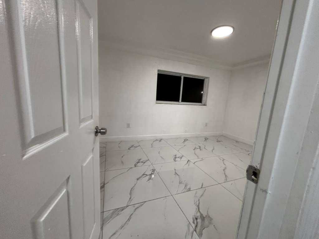 431 N East Ave #433 - Photo 4 of 6
