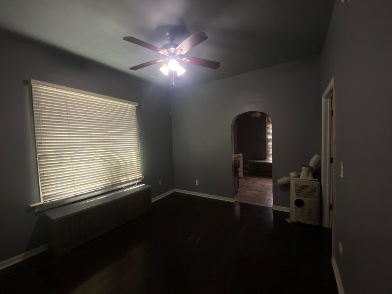 223 E 15th St - Photo 6 of 9