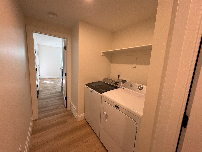 500 E - Photo 5 of 12