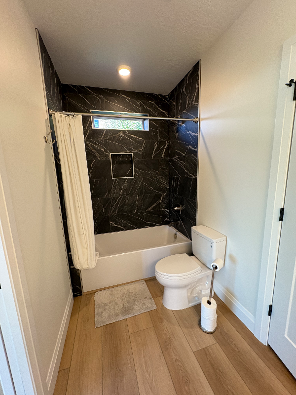 500 E - Photo 6 of 12