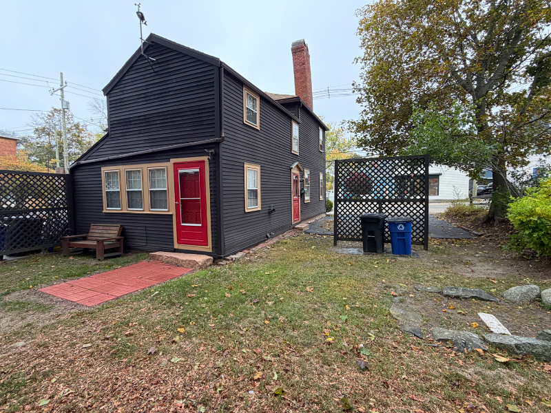 315 Maplewood Ave #B - Photo 3 of 19