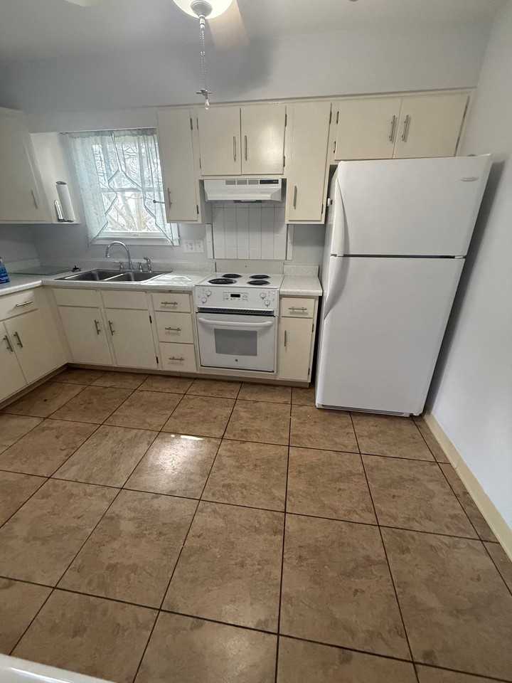 124 Bennett Blvd - Photo 4 of 15