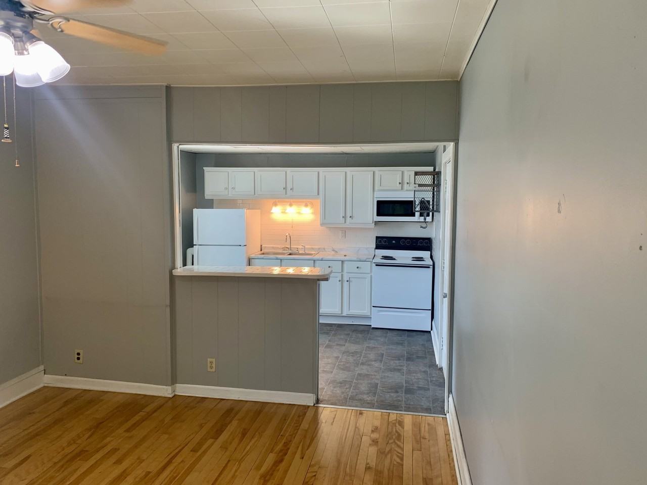 105 3rd Ave #303 - Photo 5 of 11